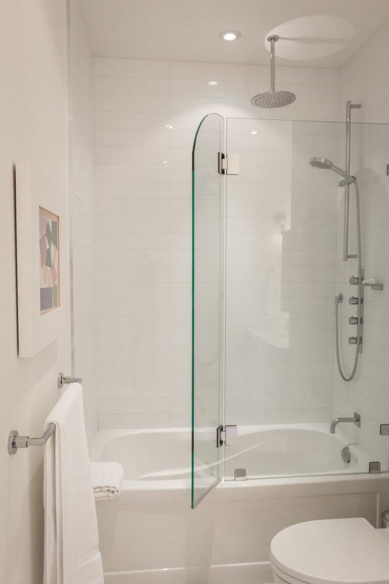 Bathtub Glass Doors near Dubai