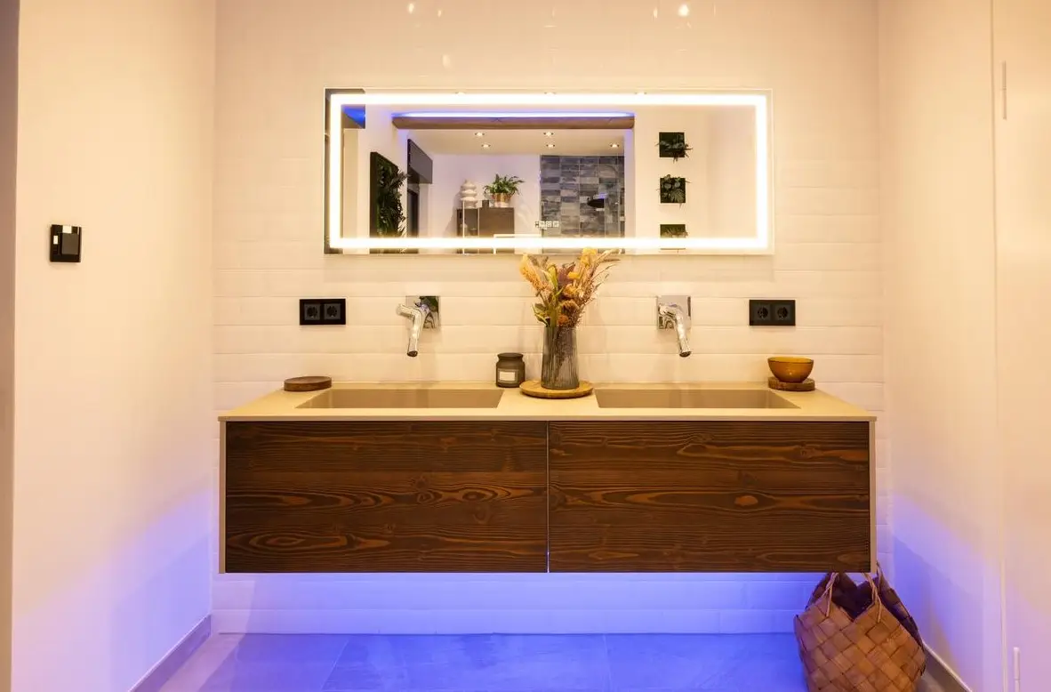 Buy glass mirror with lights near Dubai