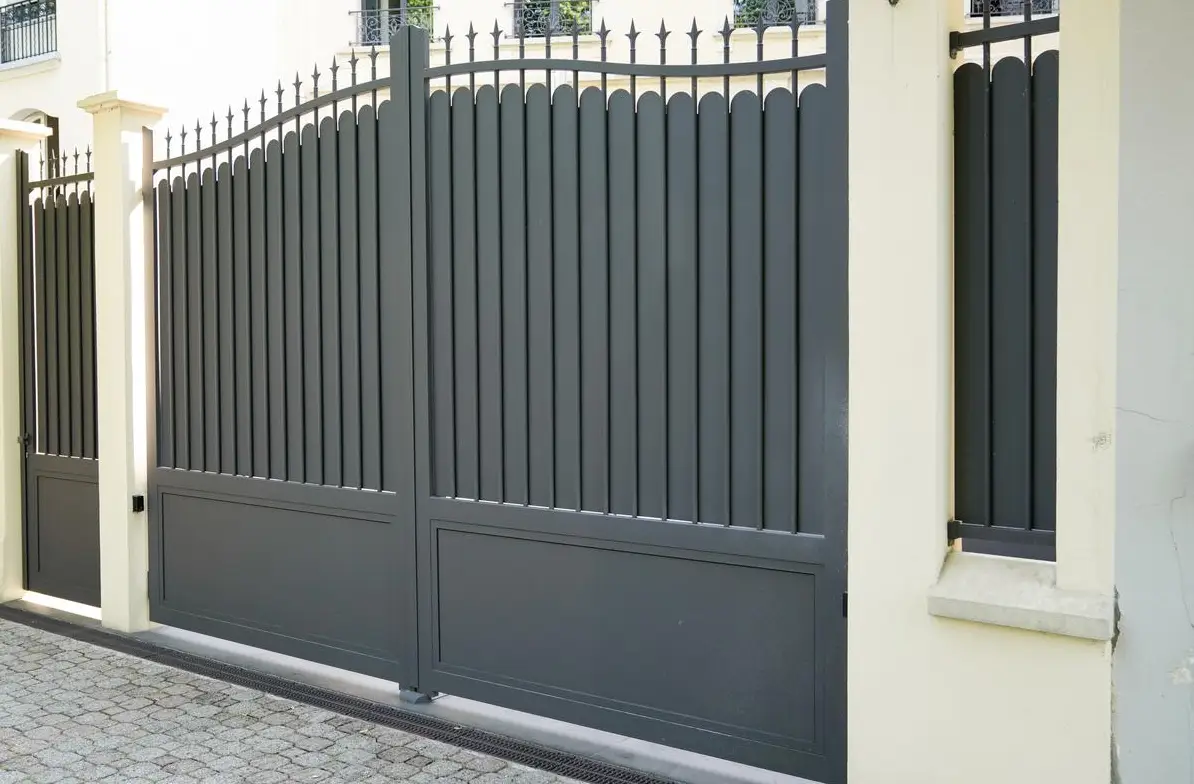 Enhance Security and Style with Aluminium Gates & Fences in Dubai