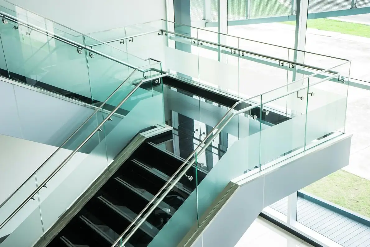 Double Your Home’s Elegance with Premium Staircase Glass in Dubai