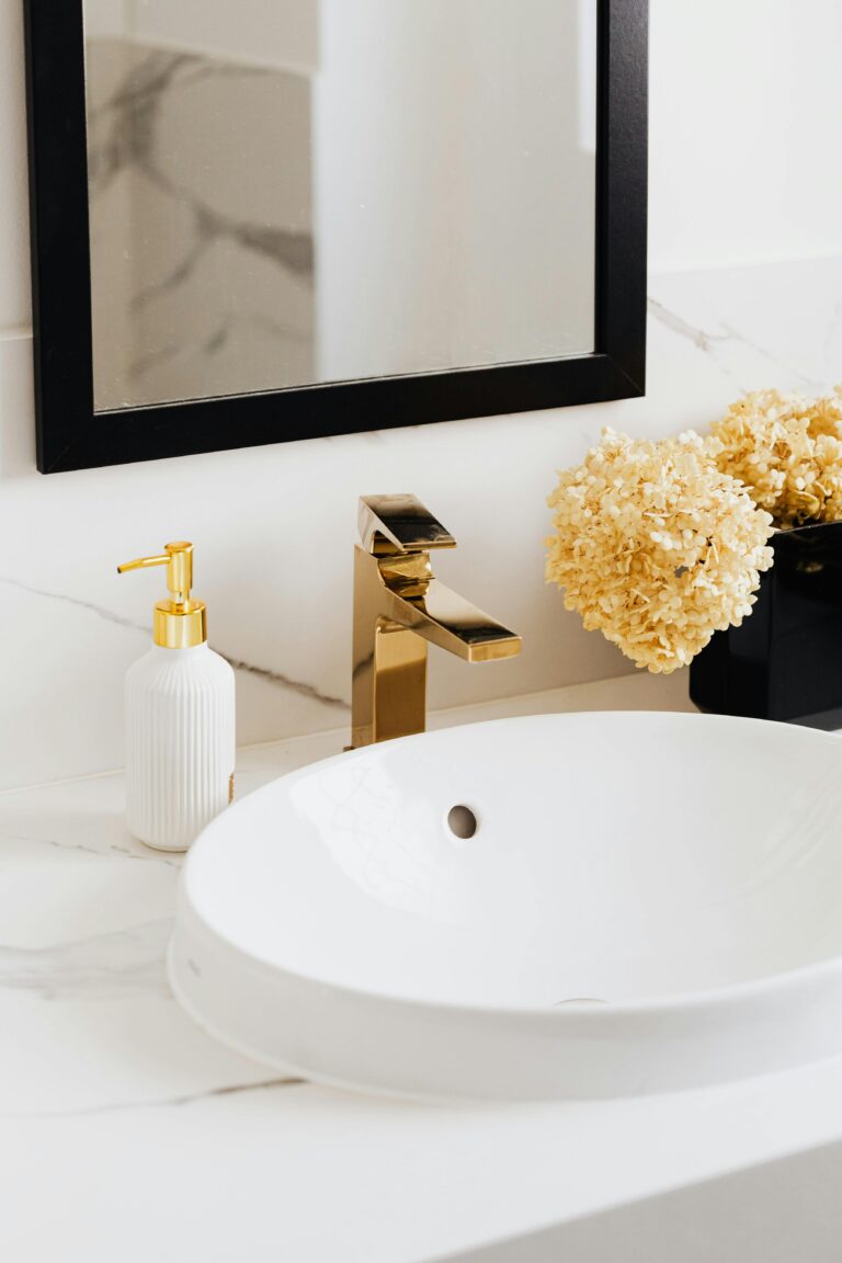 Where to Buy Bathroom Mirrors in Dubai